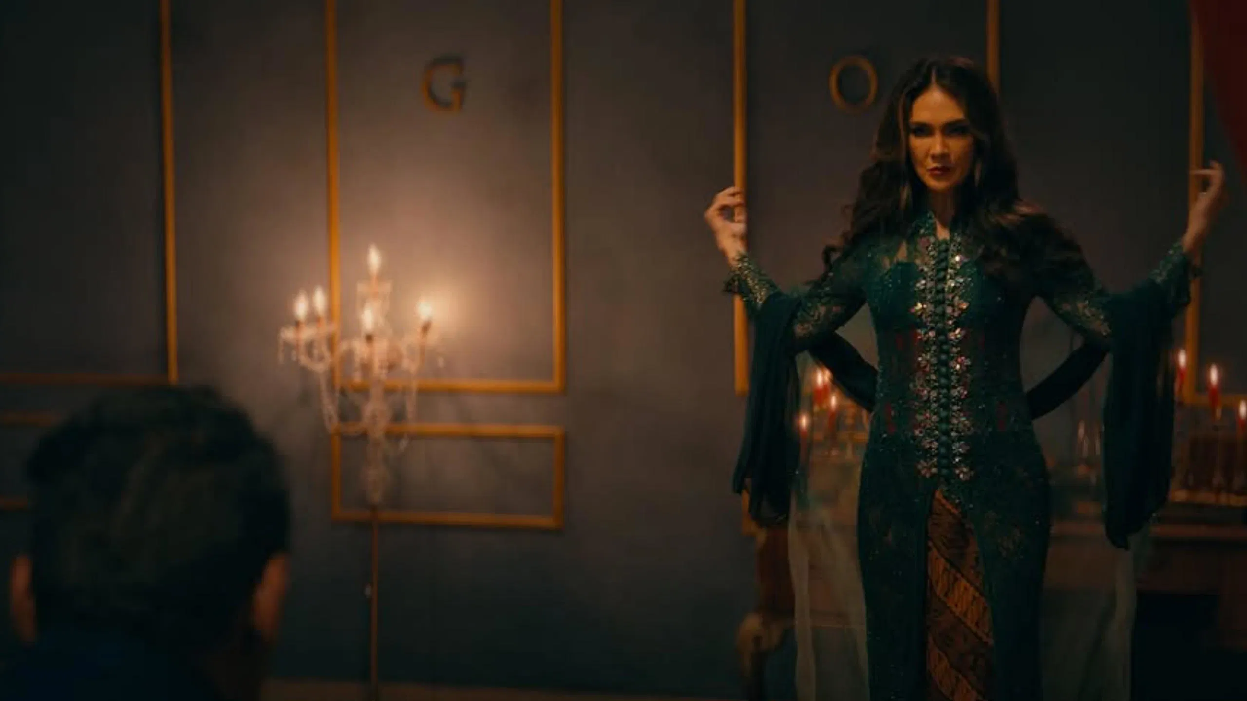 รีวิว Gundik (2025) สยอง! ดิบ! เถื่อน! เมื่อโจรกลายเป็นเหยื่อแม่มด